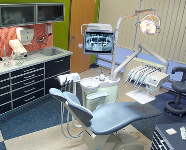 Implant dentaire en Hongrie Clinique