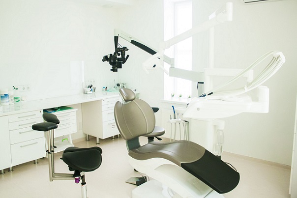 Implant dentaire en Moldavie Clinique