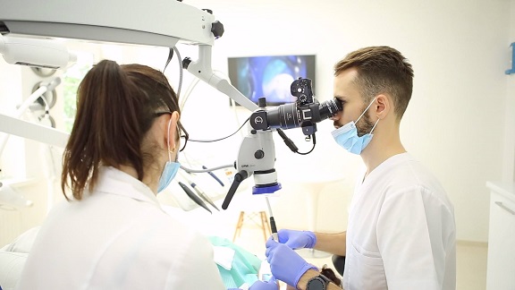 Implant dentaire en Moldavie Dentiste