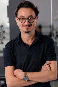 Cristian Gora - dentiste francophone